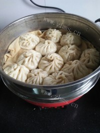 美味的猪肉萝卜包子做法图解16)