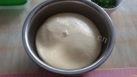 可口的葱香肉松面包卷做法图解2)
