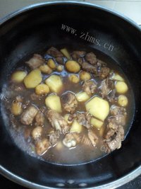美味的茶香栗子鸡做法图解12)