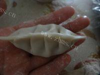美味的柳叶煎饺做法图解7)