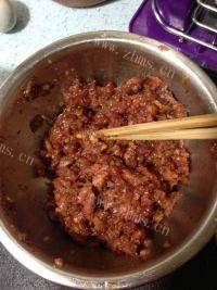 美味早餐皮蛋瘦肉粥做法图解6)