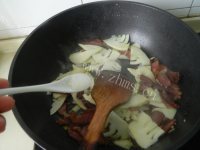 家常菜春笋炒腊肉做法图解9)