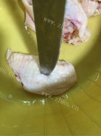 美味的炸鸡翅做法图解3)