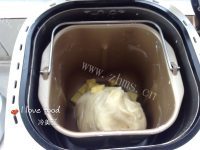 香气浓郁的毛毛虫面包做法图解4)