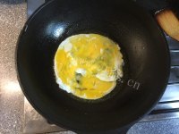 清淡的三色椒鸡丁蛋炒饭做法图解2)