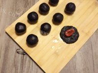 美味乌豆沙蛋黄广式月饼做法图解5)