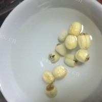 营养薏米百莲粥做法图解3)