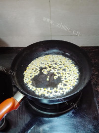 自制爆米花做法图解3)