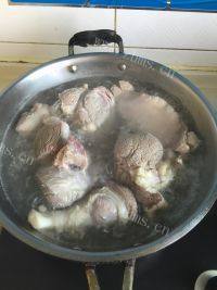 美味的五香卤牛肉做法图解1)