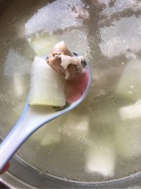 唇齿留香的冬瓜排骨薏米汤做法图解5)