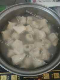 自制芹菜肉馄饨做法图解16)