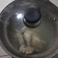 美味的葱油白切鸡做法图解4)