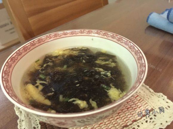 诱人的紫菜蛋花汤