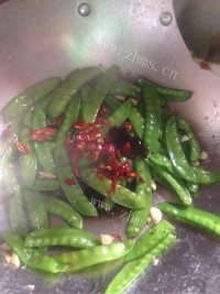 色泽不错的清炒豌豆做法图解4)