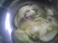味道不错的蒸茄子做法图解4)