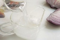 家常爽脆腌洋葱丝做法图解2)