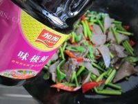 美味的蒜薹炒牛肉做法图解9)