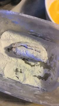 可口的培根芝士鸡肉卷做法图解10)