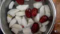 营养粥莲子银耳雪梨粥做法图解6)