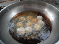 味道不错的炸豆腐丸子做法图解8)