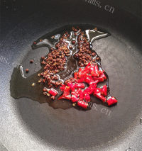 美味的麻辣鲜香水煮鱼做法图解14)