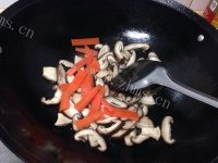 家常菜香菇炒荷兰豆做法图解6)
