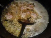 家常菜青菜肉丸汤做法图解6)