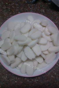色味俱全的菠萝炒年糕做法图解7)