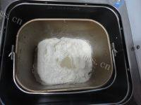 香甜的肉松面包卷做法图解2)