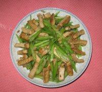 家常菜芹菜炒豆腐