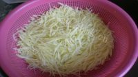 五味俱全的土豆丝卷饼做法图解8)