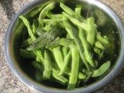 排骨炖豆角做法图解3)
