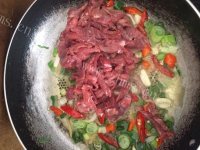 唇齿留香的洋葱炒牛肉做法图解4)