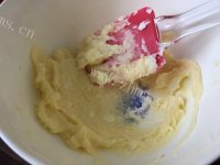 甜蜜苺干酸奶蜂蜜马芬做法图解6)