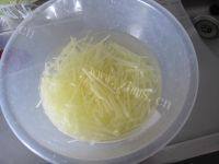 自制酸辣土豆丝做法图解3)