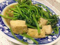 家常菜茼蒿炖豆腐