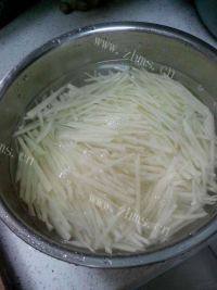 家常菜炒土豆丝做法图解2)
