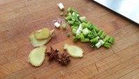 美味的冻豆腐炖白菜做法图解3)