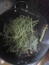 家常菜豆角炒肉丝做法图解8)