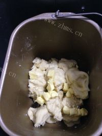 营养丰富的汤种北海道吐司做法图解4)