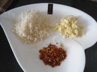 色泽鲜亮的蒜香茄条做法图解2)