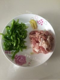 家常菜西葫芦炒肉片做法图解2)