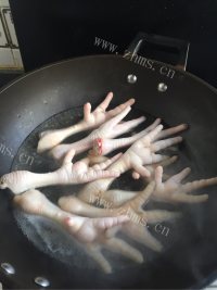 美味的香辣鸡爪做法图解2)