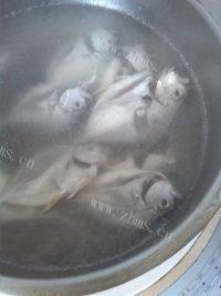 营养的豆腐鱼汤做法图解3)