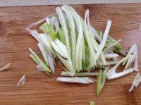 自制白菜炖粉条做法图解3)