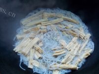 美味的肉丝腐竹烩粉丝做法图解9)