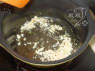 家常菜泡菜豆腐汤做法图解1)