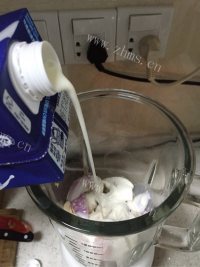 美味的奶油蘑菇浓汤做法图解4)
