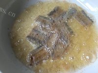 香脆的牙签带鱼做法图解8)