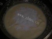 松软的芒果慕斯蛋糕做法图解4)